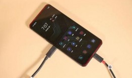 联想拯救者最新手机爆料,性能怪兽降临，电竞新标杆